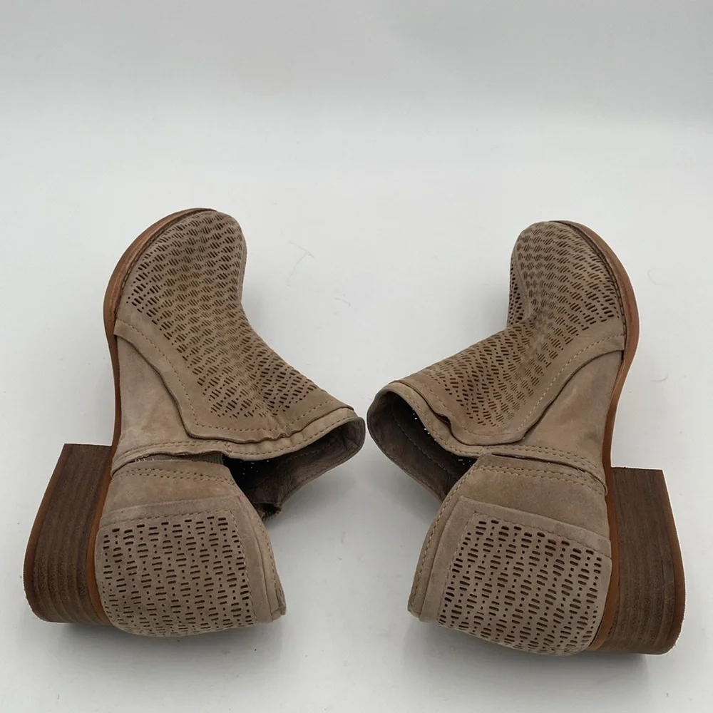 Vince Camuto Taupe Perforated Boots women 9M Casual suede office boho Y2K retro